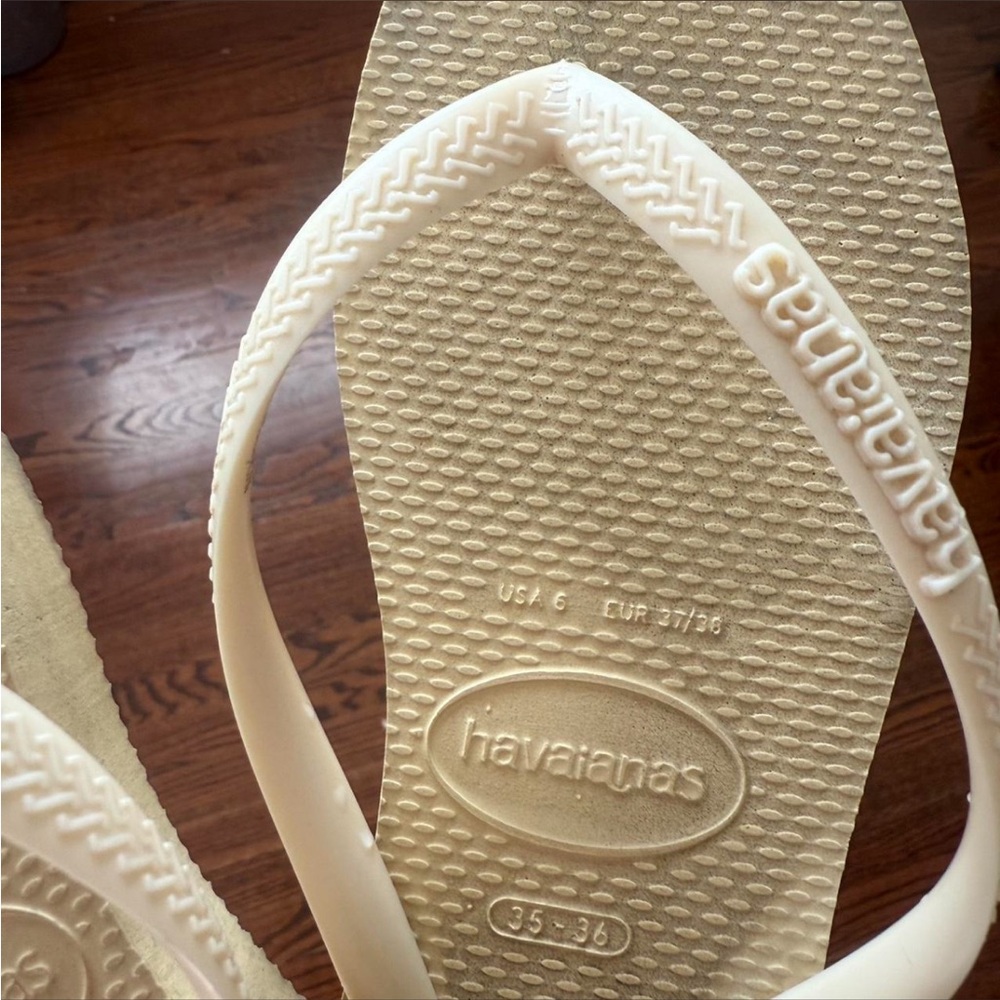 Havaianas Beige Flip Flop Sandals - Picture 2 of 3